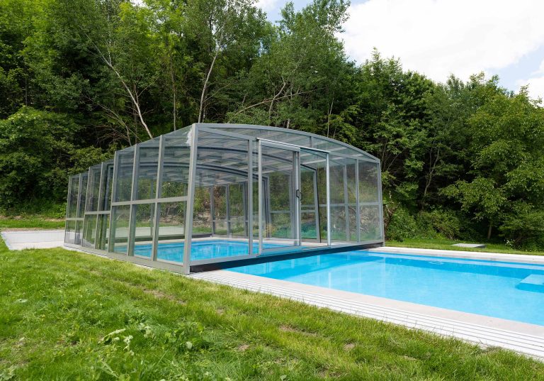 Hohe Poolüberdachung Revolution Pro