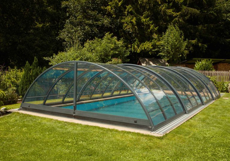 Poolüberdachung rund, Modell Klassik, Ansicht überdachter Pool