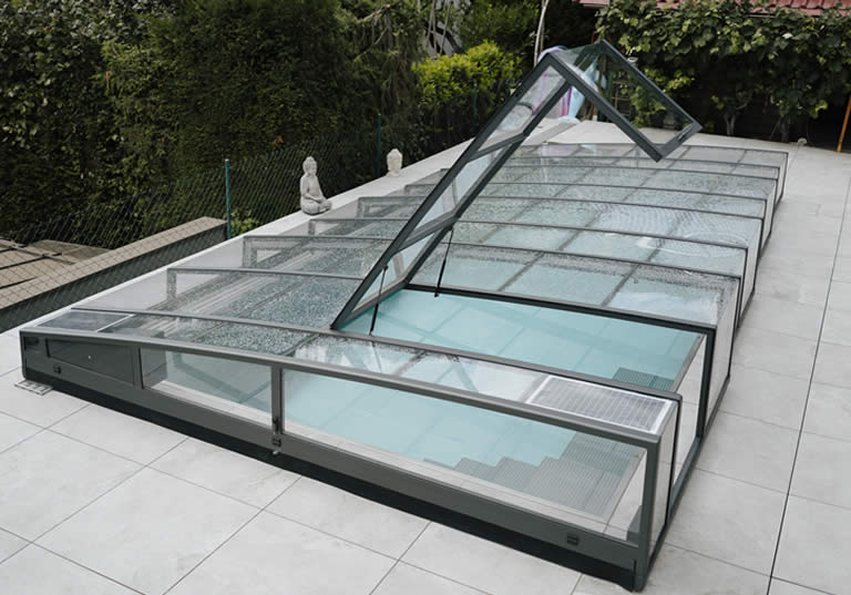 Pool Partner Edelstahlpool mit Überdachung geöffnet